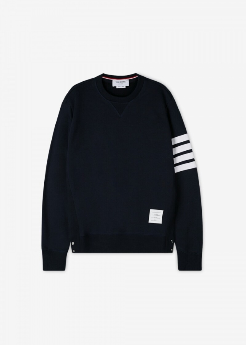 톰브라운 남성 사선 완장 네이비 맨투맨 MJT021H 00535 461